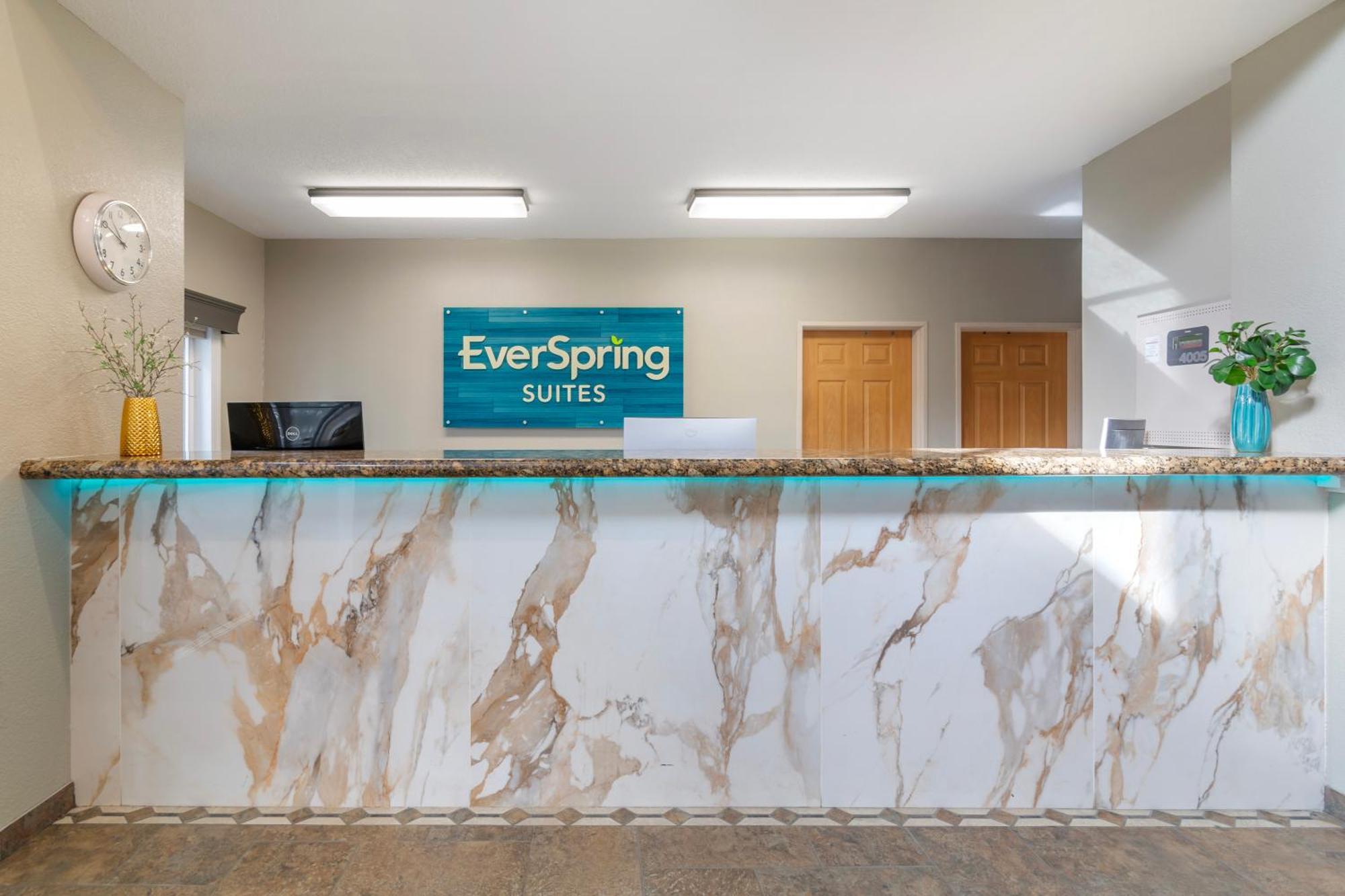 Everspring Suites Bismarck Extérieur photo